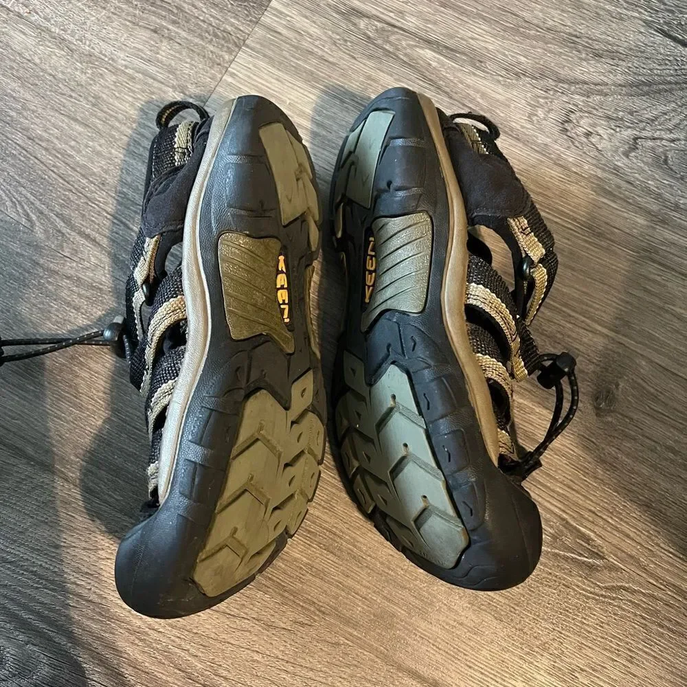 Keen Newport H2 Black Tan Kids Size 2  waterproof Hiking Water Sandals Shoes